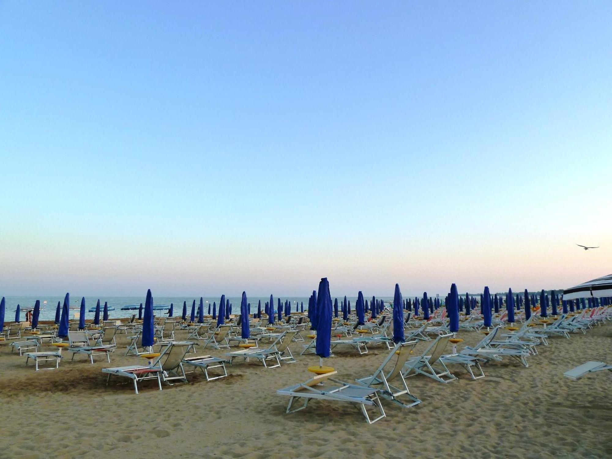 Hotel Oasi Lignano Sabbiadoro Exterior foto